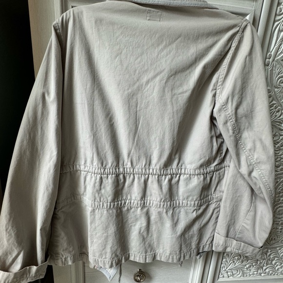 Spring quality jacket. - Picture 4 of 5